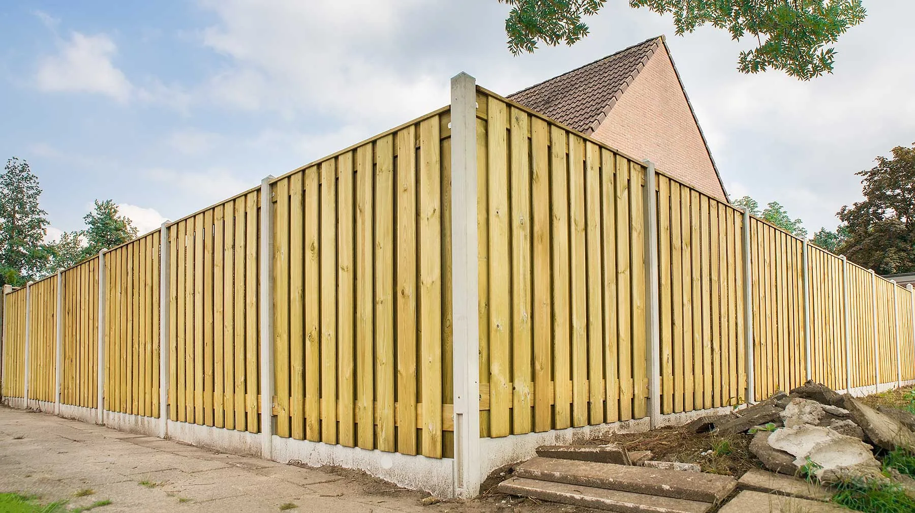 Fence repair - replacing rotted posts and panels